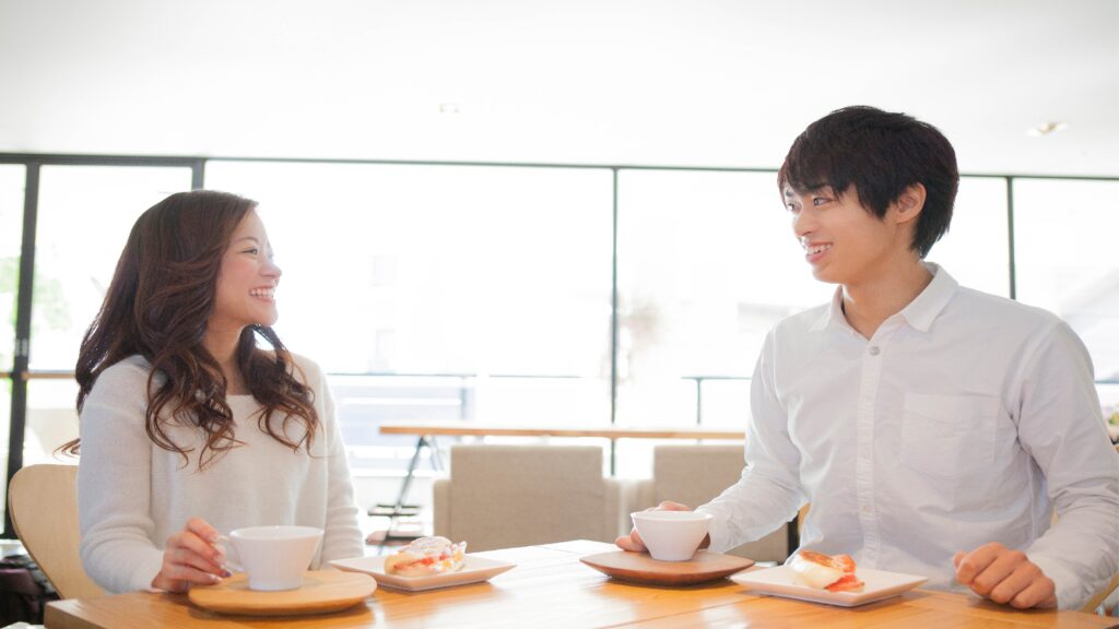 相手に興味を持ち、会話を広げられる
