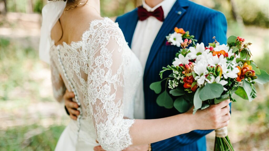 結婚する夢を見た意味は？