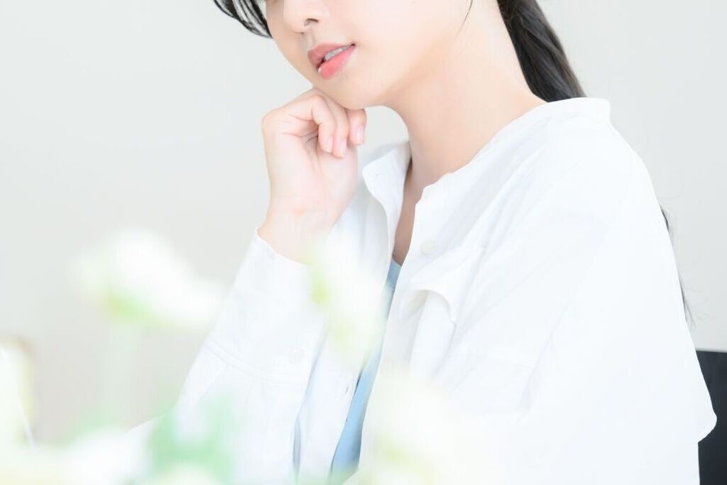 疑問を抱く女性